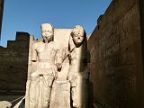 Louxor Temple Cour Ramses 2 0043